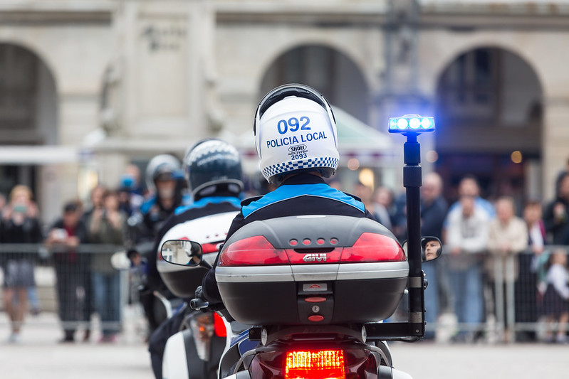 Un motorista, evacuado al hospital tras sufrir una caída en la avenida de Arteixo