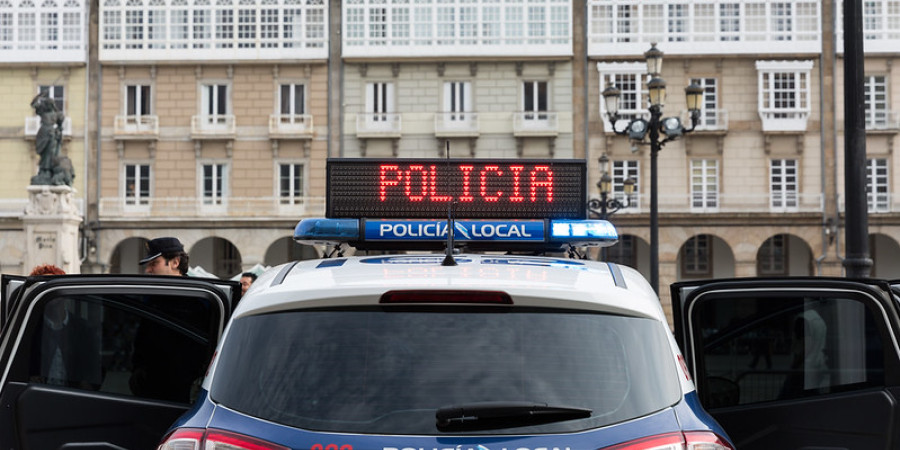 La Policía Local de A Coruña interviene en 17 botellones el viernes, nueve en una misma calle en Mesoiro